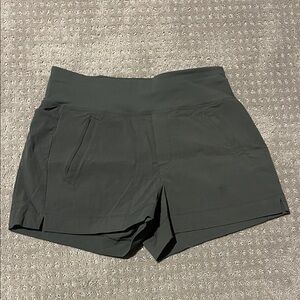 Athleta Trekkie North Olive Green Shorts Size 6